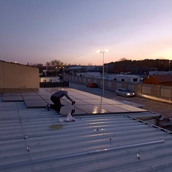 panneaux solaires de nuit